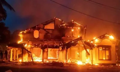 মন্ত্রী-এমপিসহ ক্ষমতাসীনদের ৫০টির বেশি বাড়ি জ্বালিয়ে দেন বিক্ষোভকারীরা। ছবি সংগৃহীত। 