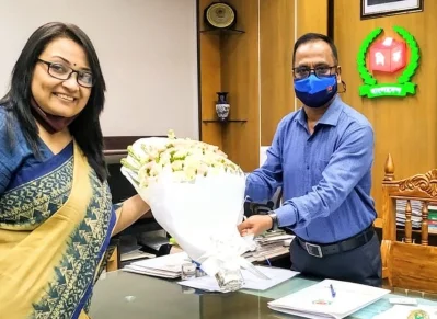 নির্বাচন কমিশন সচিবের সঙ্গে সৌজন্য সাক্ষাৎ করছেন বাস্থই-এর সাধারণ সম্পাদক
