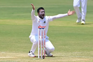 ৩ উইকেট শিকার করেছেন সাকিব আল হাসান। ছবি: এএফপি/গেট্টি ইমেজ