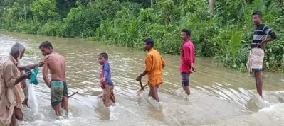 ছাতকের জাউয়া হইতে বড়কাপন রাস্তার পরিস্থিতি। ছবি: আব্দুল আলিম