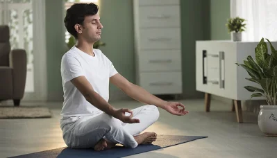যোগব্যায়ামের সময় কোনোভাবেই মনোযোগ বিছিন্ন করা যাবে না