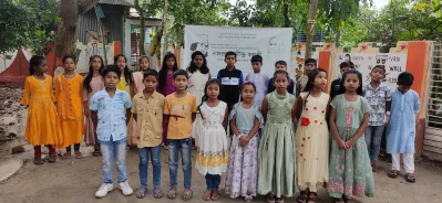 রবীন্দ্র-নজরুল জয়ন্তী উদযাপনে অংশ নেয় শিশুরা।