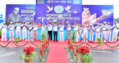আন্তর্জাতিক শান্তিরক্ষী দিবস উপলক্ষে সিলেট সেনানিবাসে কবুতর উড়িয়ে প্রত্যুতে পীস কীপার্স ডে রান উদ্বোধন করা হয়। ছবি: আইএসপিআর