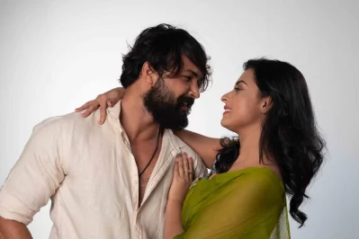 আদর আজাদ ও শবনম বুবলী। ছবি: সংগৃহীত