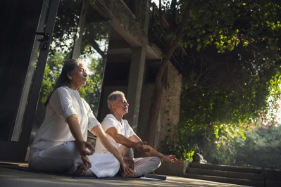 হৃদপিণ্ডের সুস্থতায় নিয়মিত ইয়োগা করতে পারেন 