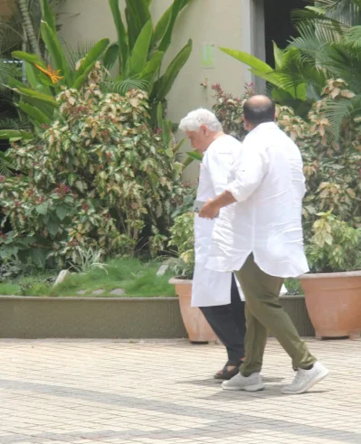  জাভেদ আখতার গিয়েছিলেন কেকেকে শ্রদ্ধা জানাতে। ছবি: ছবি: সংগৃহীত