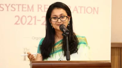 বক্তব্য দিচ্ছেন দ্য আর্থ সোসাইটির সহপ্রতিষ্ঠাতা শাকিলা সাত্তার তৃণা। ছবি: সংগৃহীত