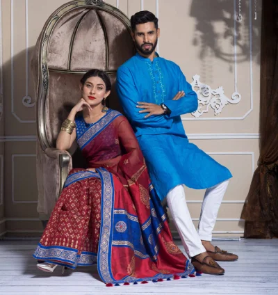 বাদলা দিনে উজ্জ্বল রঙের শাড়ি-পাঞ্জাবি বেশি মানাবে 