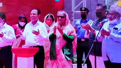 মোনাজাতে অংশ নিয়েছেন প্রধানমন্ত্রী। 