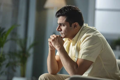 পড়াশোনা শেষ করে, চাকরি তারপর বিয়ে করে কর্মক্ষেত্রে সাফল্য পেতে না পেতেই দরজায় এসে কড়া নাড়ে চল্লিশ