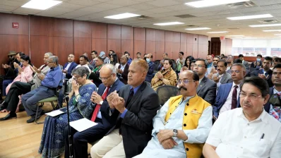 পদ্মাসেতুর সাফল্য এবং দেশ ও জাতির কল্যাণ কামনা করে একটি বিশেষ মোনাজাতে অংশ গ্রহণ করেন আমন্ত্রিত অতিথিরা।&nbsp;