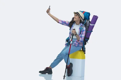 কোথাও ঘুরতে গিয়ে কোনো বিড়ম্বনায় যাতে পড়তে না হয়, তাই ব্যাগে অবশ্যই রাখতে হবে বিশেষ কয়েকটি জিনিস