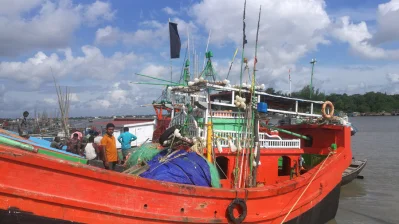 ভারতীয় ট্রলার।