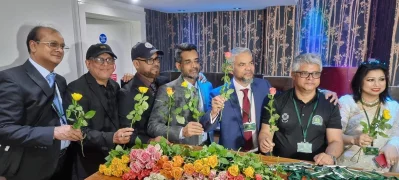 লন্ডনে আনন্দ মুখর পরিবেশে জাহাঙ্গীরনগর বিশ্ববিদ্যালয়ের সুবর্ণজয়ন্তী উদযাপন করেন বিশ্ববিদ্যালয়ের প্রাক্তন শিক্ষার্থীরা।
