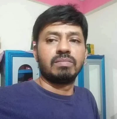 শিক্ষক উৎপল কুমার সরকার। ছবি: সংগৃহীত