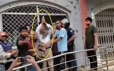 নড়াইল সদরের মির্জাপুর ইউনাইটেড ডিগ্রি কলেজের ভারপ্রাপ্ত অধ্যক্ষ স্বপন কুমার বিশ্বাসের গলায় জুতার মালা পরিয়ে লাঞ্ছিত করা হয়। 