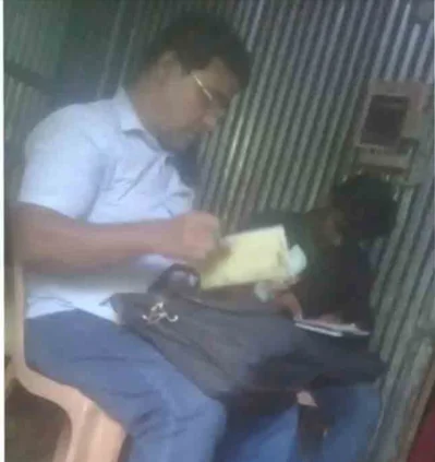 কথিত এনজিওর কর্মকর্তা। ছবি: ইত্তেফাক