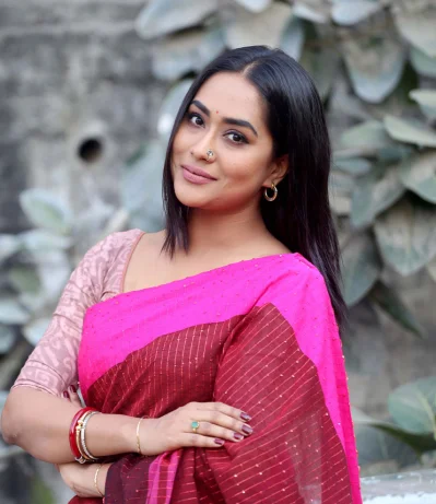 জাকিয়া বারী মম