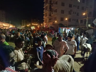 আফতাবনগর পশুর হাট। ছবি: ইত্তেফাক