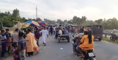 শেখ হাসিনা ধরলা সেতুতে ঘুরতে যাচ্ছে মানুষ। 