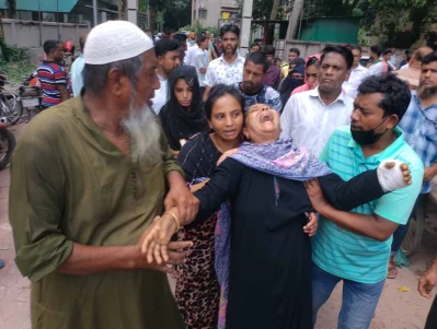 নিজ বাড়ির সামনে যুবদল নেতাকে কুপিয়ে হত্যা।