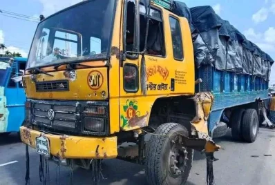 চাপা দেওয়া ট্রাক।