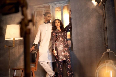 আপনি যে ধরনের পোশাক পরতে পছন্দ করেন, সেই পোশাকেও বৈচিত্র্য আনা যায় একটু ভাবনা-চিন্তা করলেই