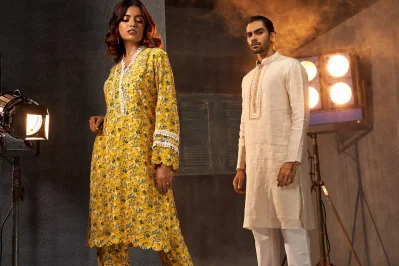 সঠিক পোশাক বেছে নিলে আপনার বয়স বেশি তো মনে হবেই না, উল্টে বয়স অনেক কম লাগবে