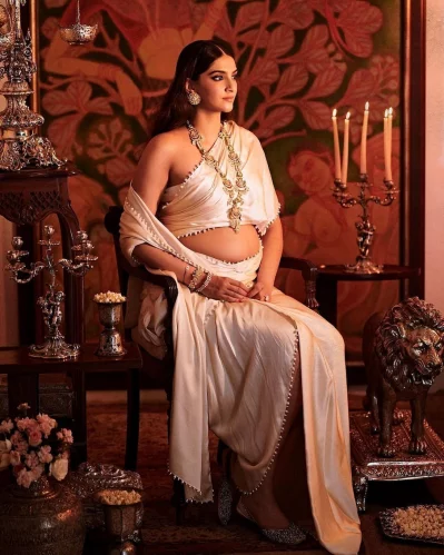 মা হওয়ার দৌঁড়ে আছেন সোনম কাপুর। 