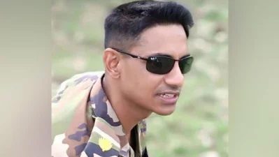 সিনহা মোহাম্মদ রাশেদ খান।