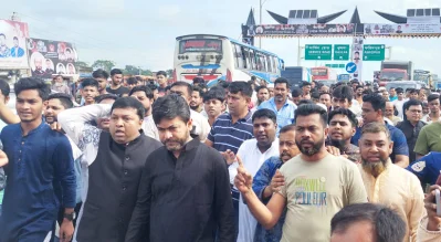 দলীয় নেতাকর্মীদের সঙ্গে নিক্সন চৌধুরী