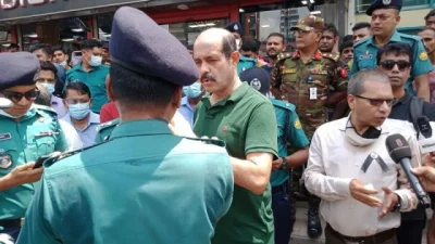 ঘটনাস্থল পরিদর্শন করেছেন ঢাকা উত্তর সিটি কর্পোরেশনের মেয়র আতিকুল ইসলাম