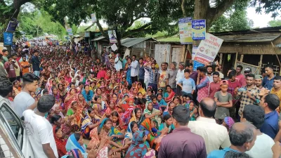 চা শ্রমিকদের ধর্মঘট। ছবি: ইত্তেফাক