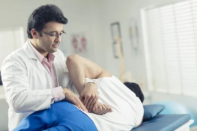 ব্যথা বাড়তে থাকলে চিকিৎসকের পরামর্শ নিন 