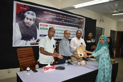 কুইজ প্রতিযোগিতায় যৌথভাবে প্রথম স্থান অধিকার করেন জান্নাতুল ফেরদৌস ও হাবিবা আক্তার