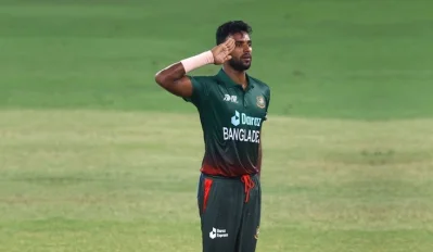 উইকেট নেওয়ার পর ইবাদত হোসেন।