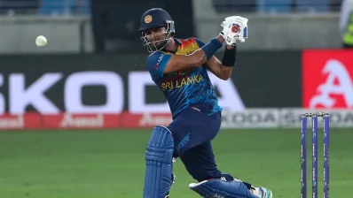 লংকান অধিনায়ক দাসুন শানাকা।