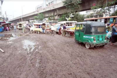রাস্তার পূর্বের অবস্থা। 