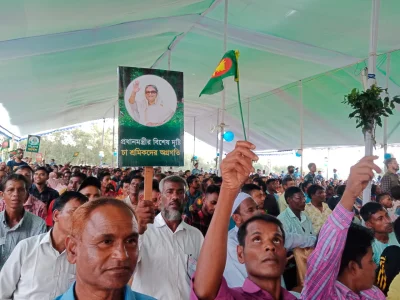 চা-শ্রমিকরা। ছবি: ইত্তেফাক