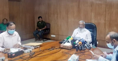 মন্ত্রিসভা বৈঠক শেষে সচিবালয়ে মন্ত্রিপরিষদ সচিব খন্দকার আনোয়ারুল ইসলাম।