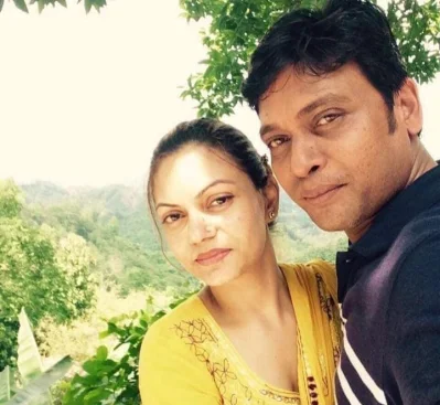 অভিনেতা আনিসুর রহমান মিলন ও তার স্ত্রী পলি আহামেদ