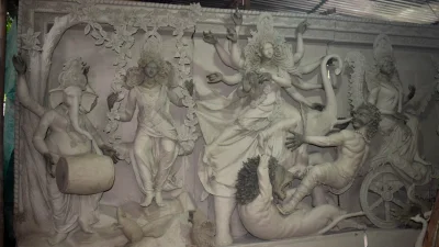 পালপাড়ায় প্রতিমা তৈরিতে চলছে মহাকর্মযজ্ঞ