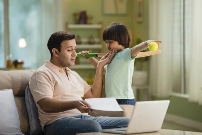 সন্তানকে পর্যাপ্ত সময় দেওয়ার চেষ্টা করুন