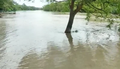 জোয়ারে বাড়ছে পানি