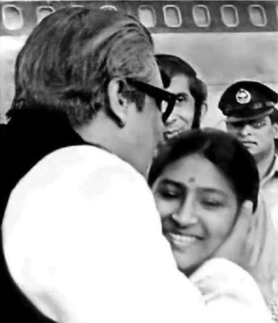 জাতির পিতা বঙ্গবন্ধু শেখ মুজিবুর রহমানের সঙ্গে শেখ রেহানা