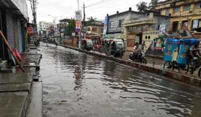 রাস্তায় হাটু পানি