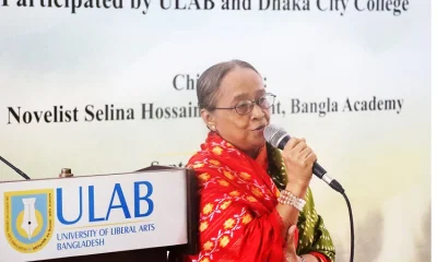 অনুষ্ঠানে বক্তব্য রাখছেন কথাসাহিত্যিক সেলিনা হোসেন