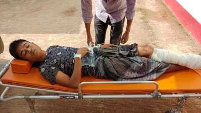 আহত যুবক। ছবি: সংগৃহীত