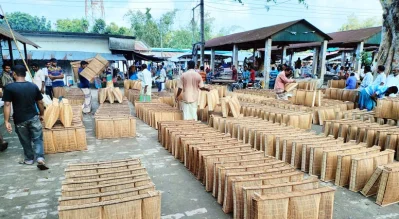 চাঁইয়ের বেচাবিক্রি বাড়ছে