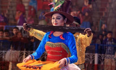 বিউটি সার্কাসের একটি দৃশ্যে জয়া আহসান। ছবি: সংগৃহীত